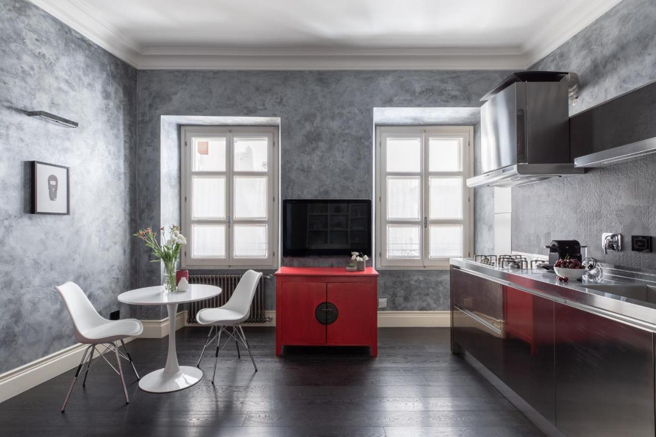 Iflat A Sparkle Of Red In Trastevere Rome Luaran gambar